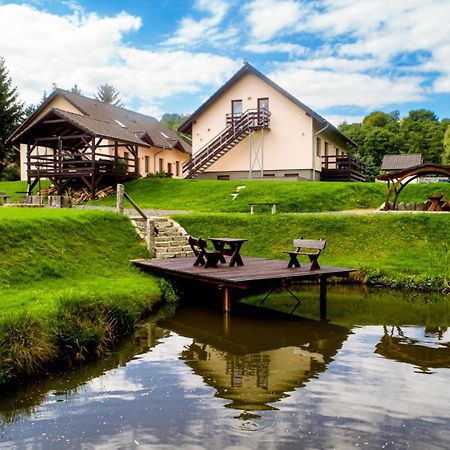 Apartamenty Czerwony Dworek - Duzy Teren Zielony, Plac Zabaw, Miejsce Na Grilla I Staw Z Mozliwoscia Wedkowania, Boisko มิสลาโกวิเซ ภายนอก รูปภาพ